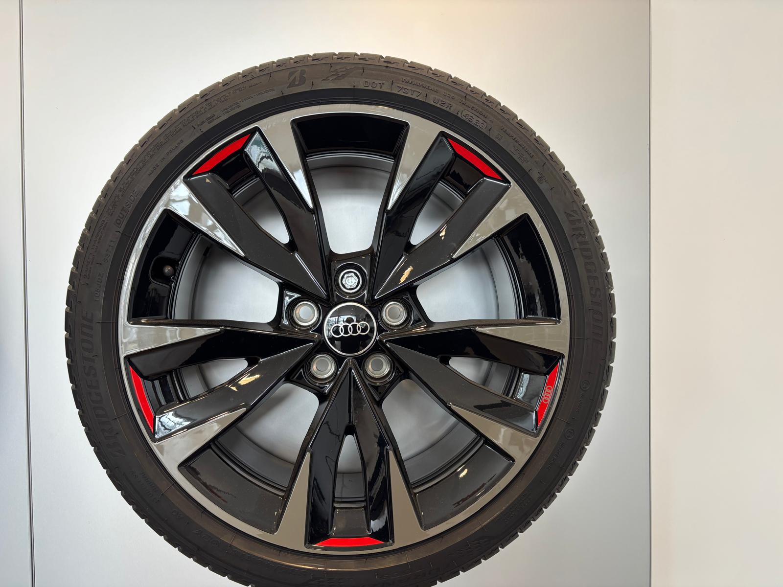Audi Original Komplettrad – 18 Zoll Acumen 5-V-Speichen-Design 