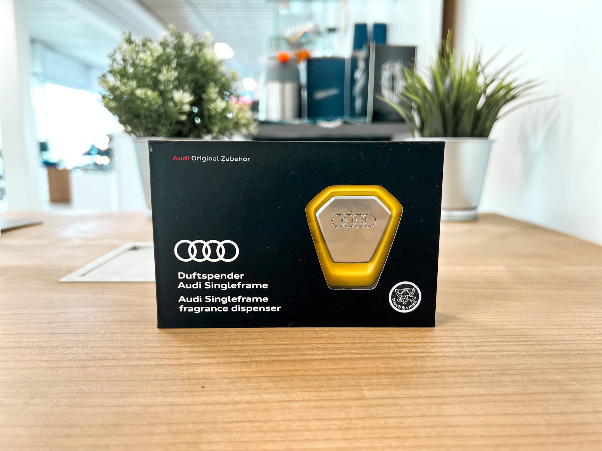 Audi Duftspender Singleframe gelb Duft erfrischend und beleb